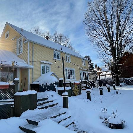 Manoir Alegria Bed & Breakfast Cowansville Eksteriør bilde